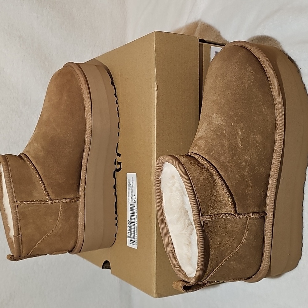 NIB Women's UGG Classic Ultra Mini Platform-Chestnut Size 8